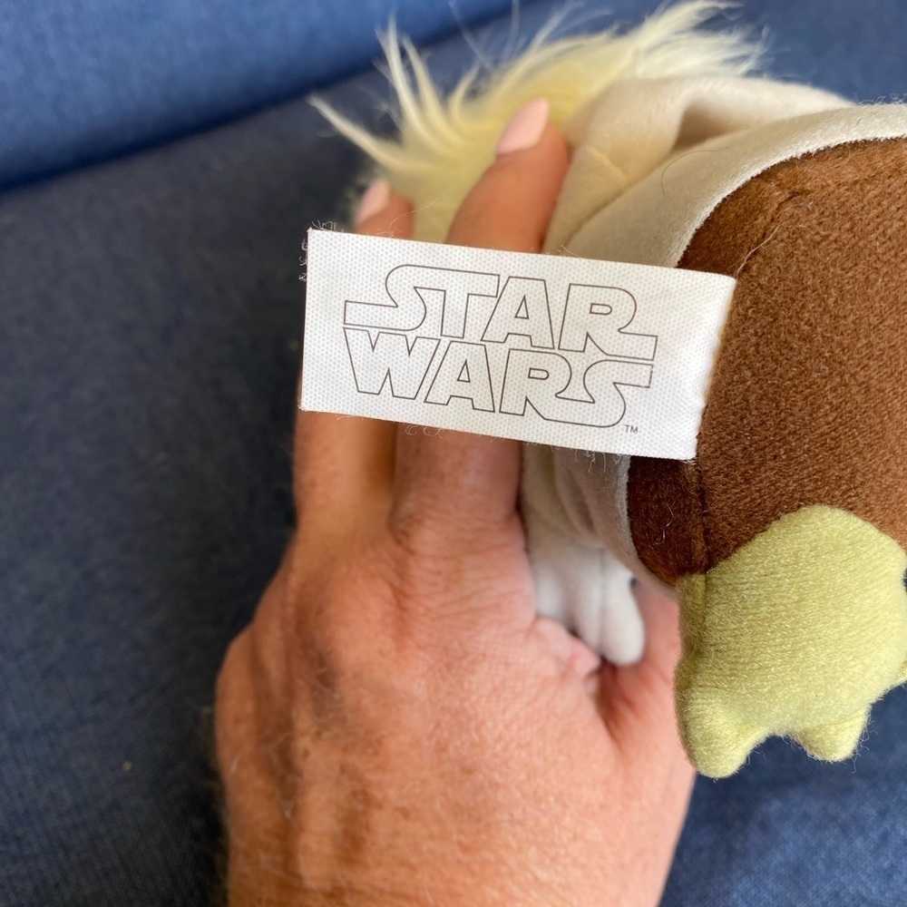 Yoda Plush Figure with Lightsaber Star Wars Stuffed Toy Old Yoda Jedi 7 Inch - Picture 3 of 4